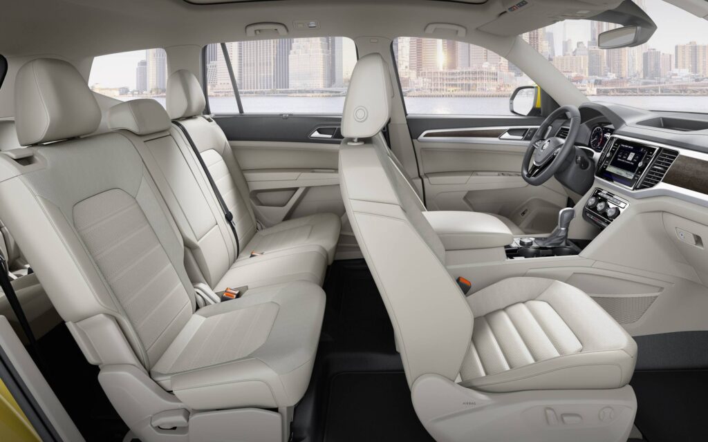 2024 Volkswagen Atlas interior 