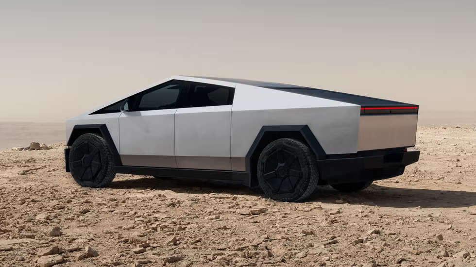 Tesla Cybertruck 2026